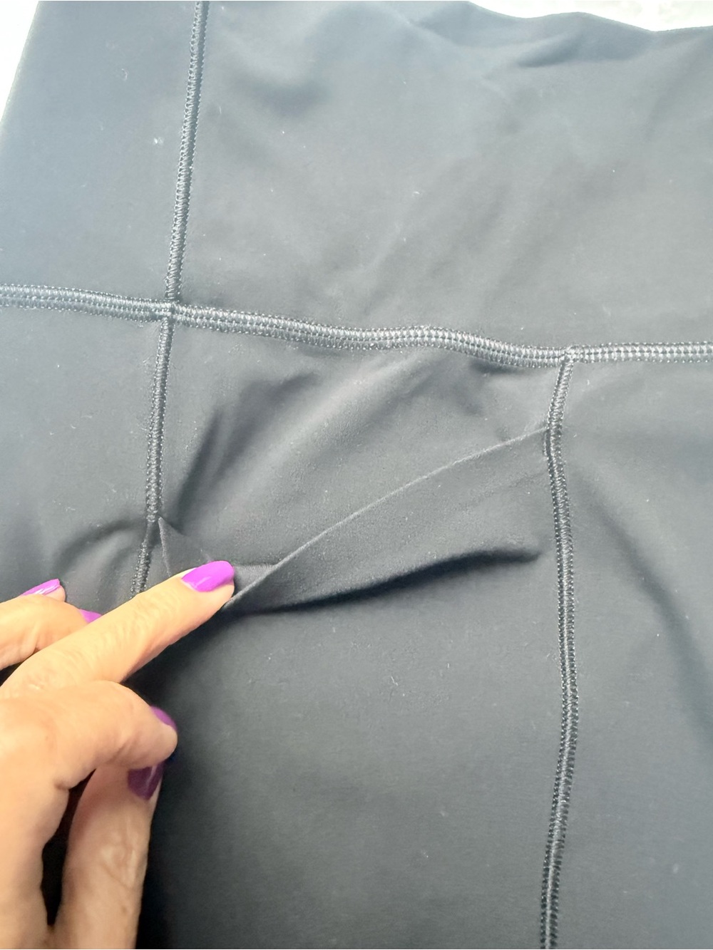 $109 SALUTATION STASH HIGH RISE 7|8
LEGGING black small - Picture 2 of 5